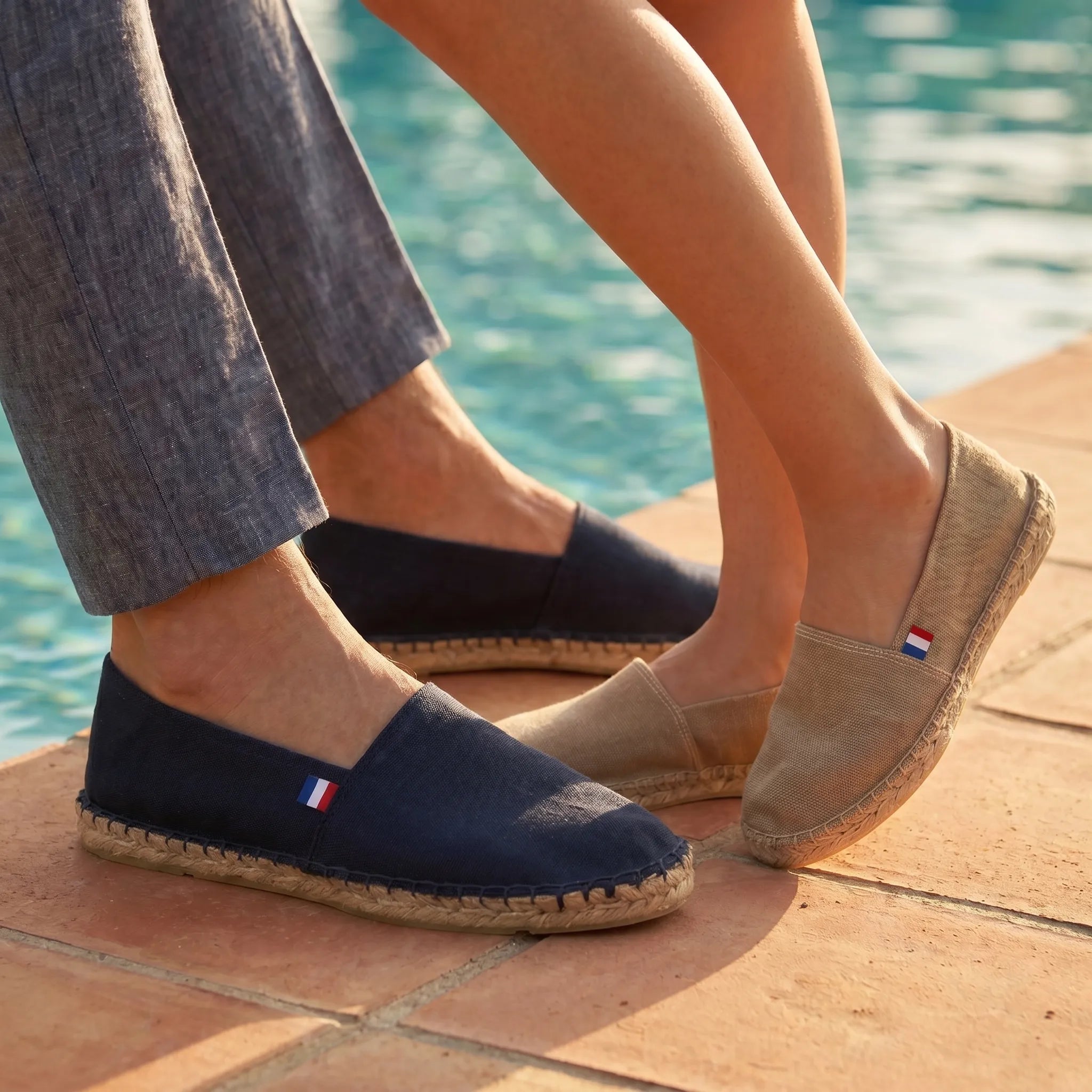 Collection d'espadrilles françaises artisanales en toile de différentes couleurs, fabriquées en France