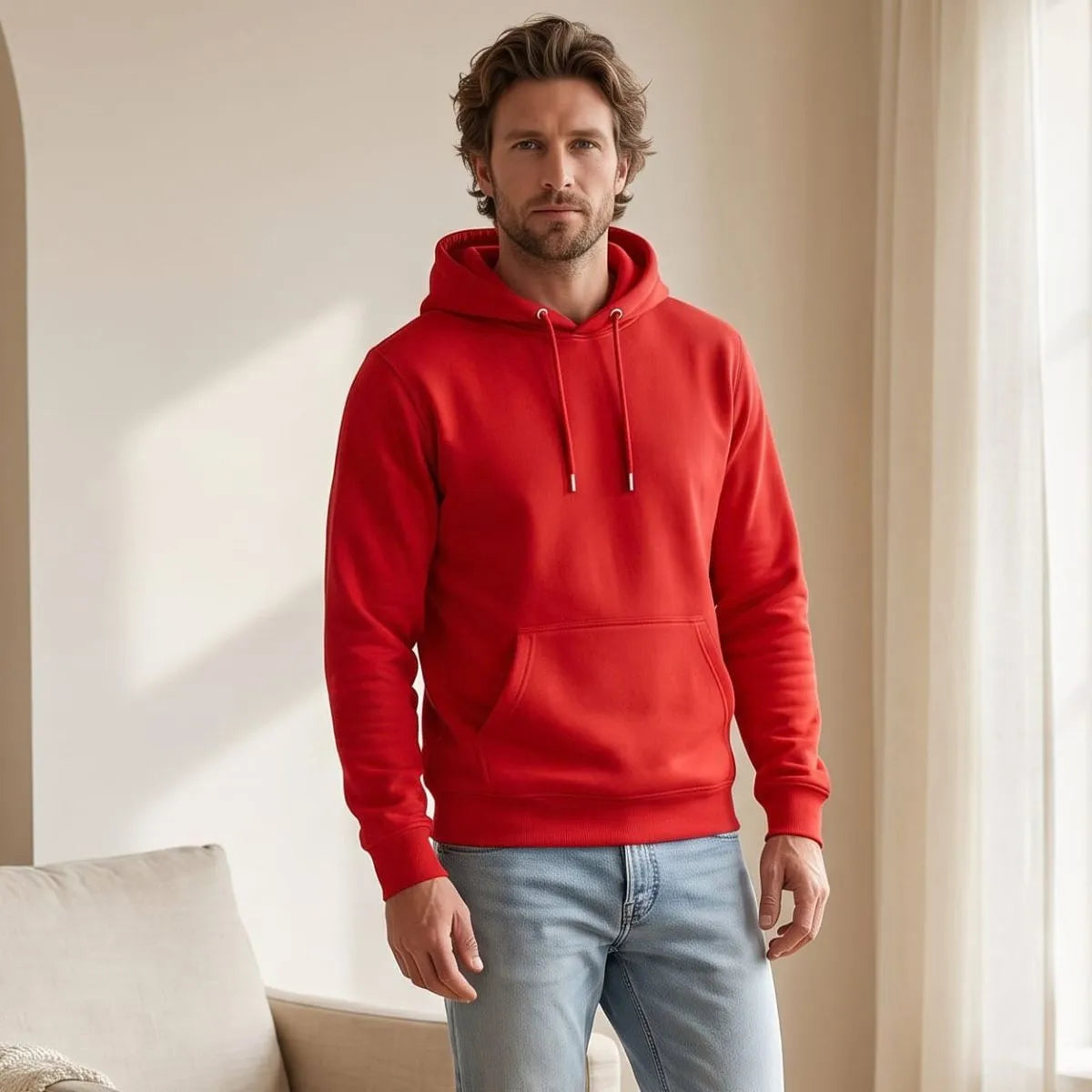 sweat à capuche pour homme porté de face
