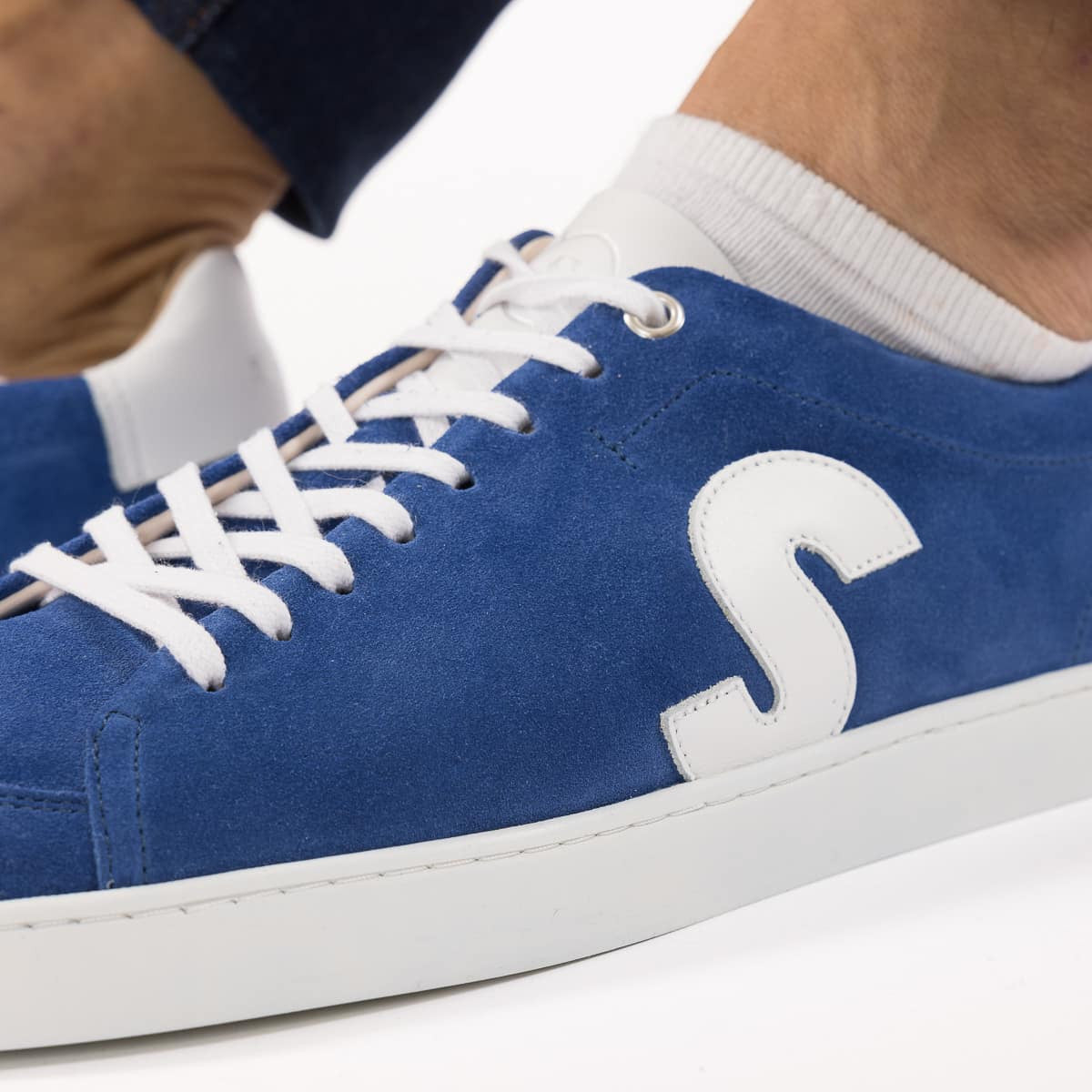 basket bleu française en croute de cuir