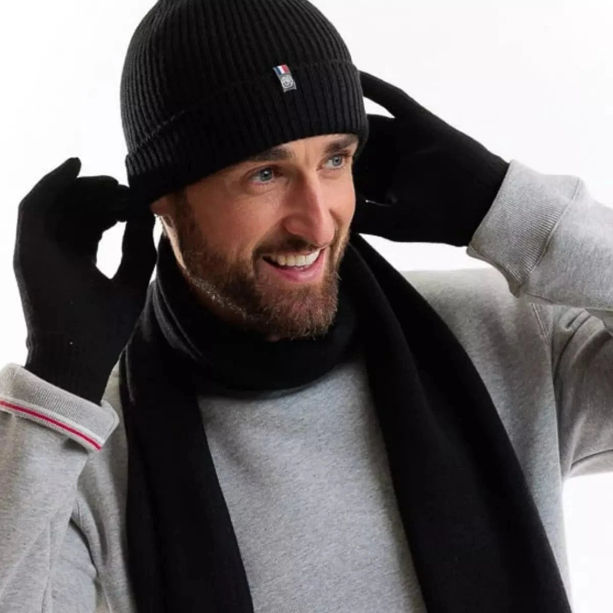 Bonnet en laine noir avec détail drapeau français