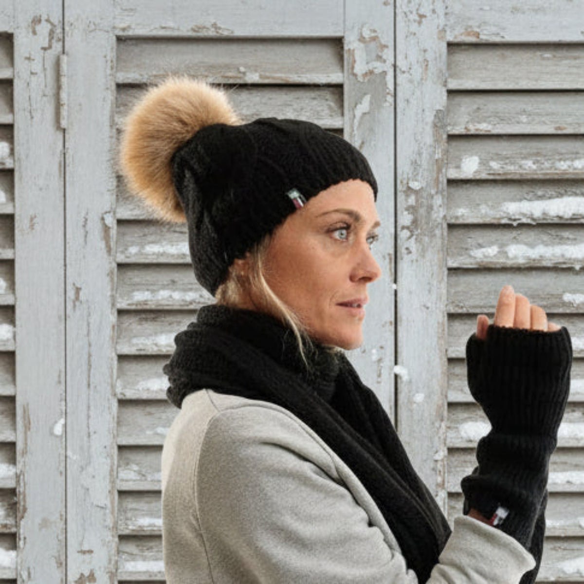 Bonnet pompon femme noir en laine