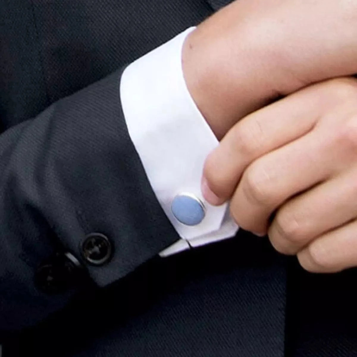 Bouton de manchette bleu ciel