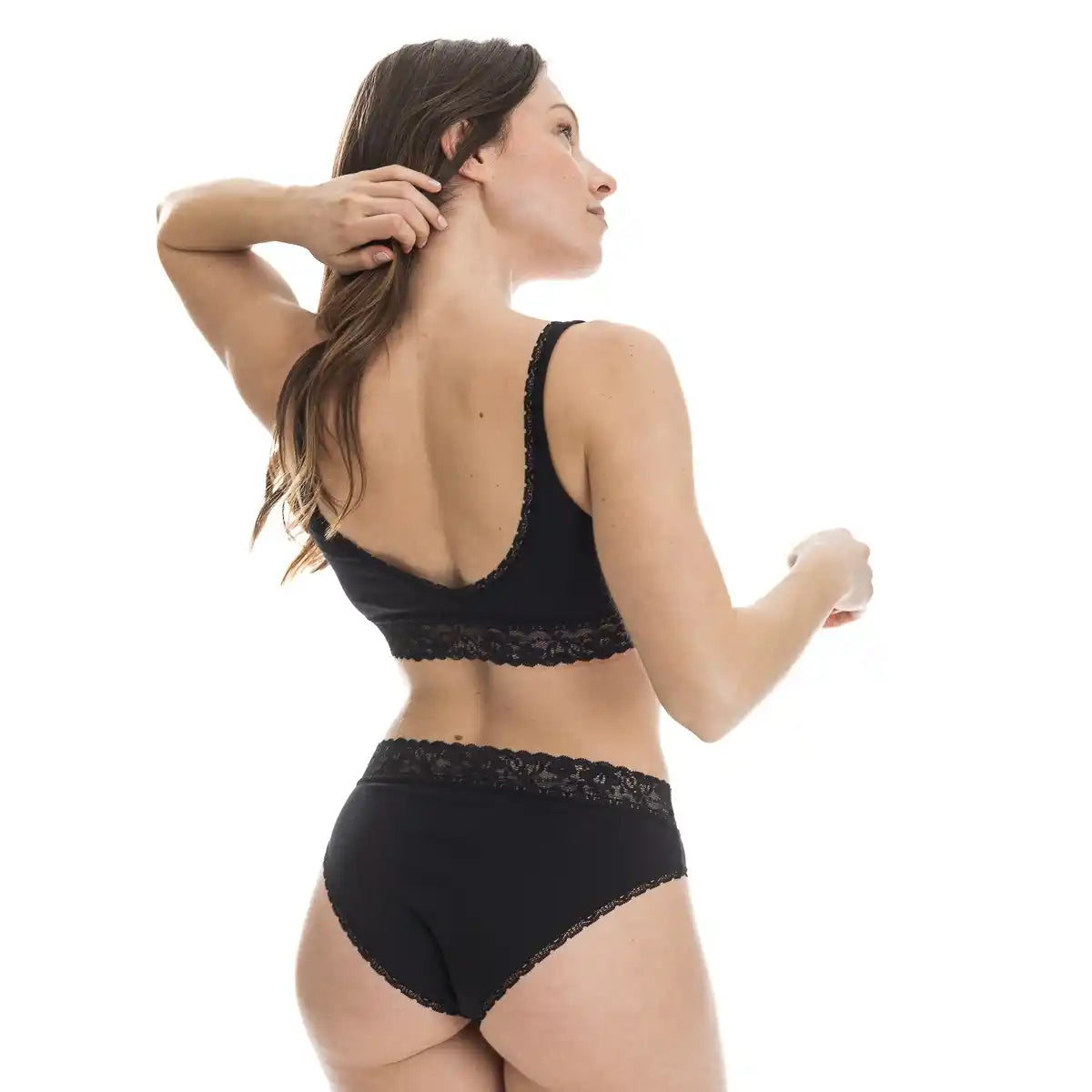 ensemble brassiere et culotte en dentelle noir made in France, en coton bio