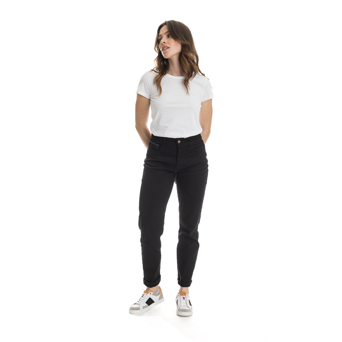 Jean noir femme coupe droite