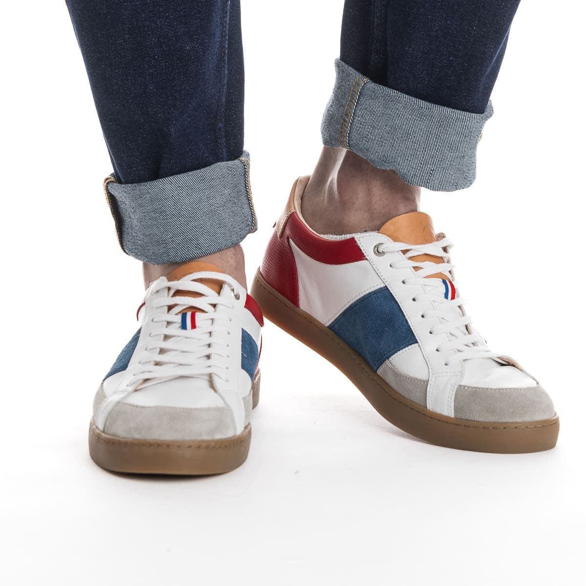 Basket blanche homme en cuir bleu blanc et rouge