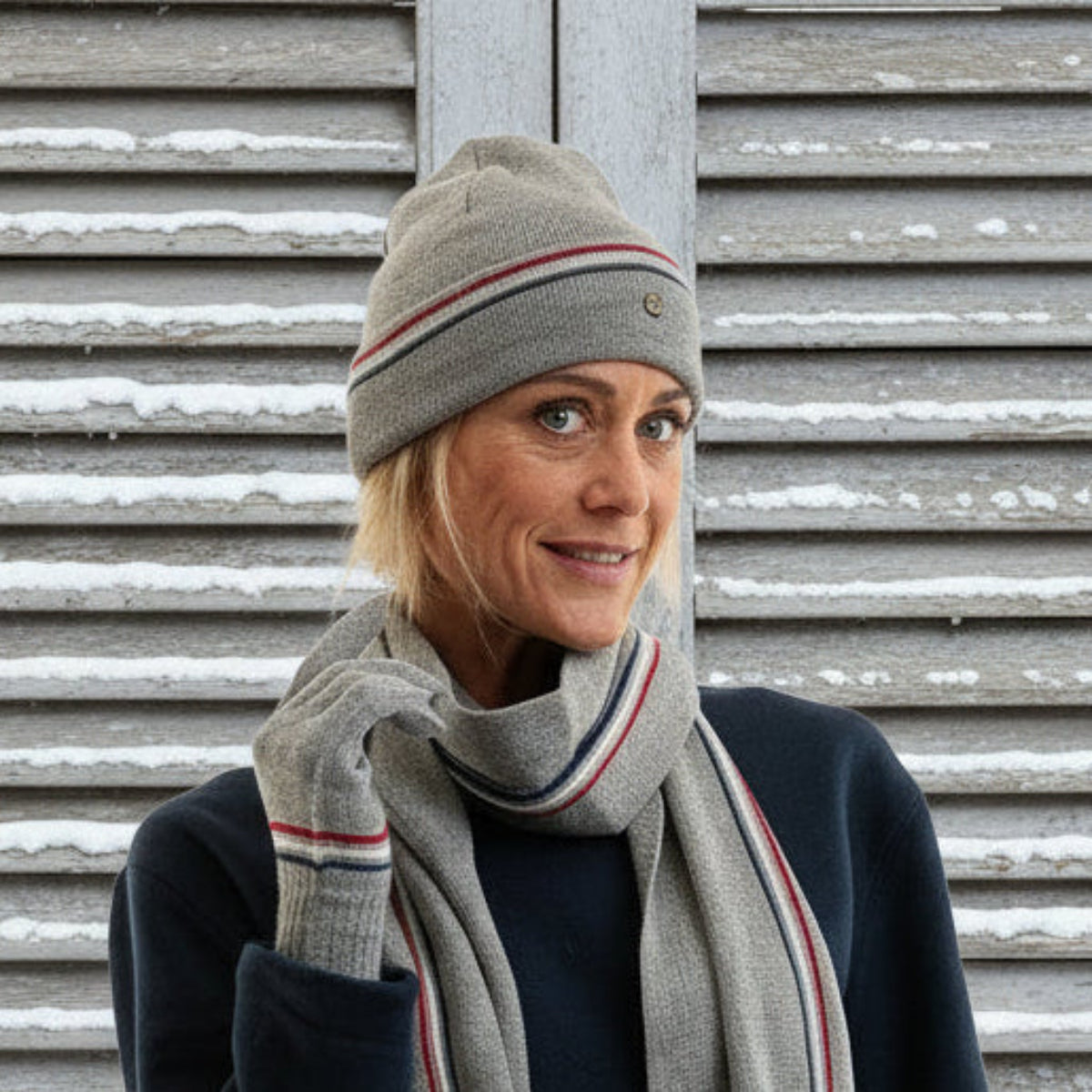bonnet femme en laine bleu marine et gris