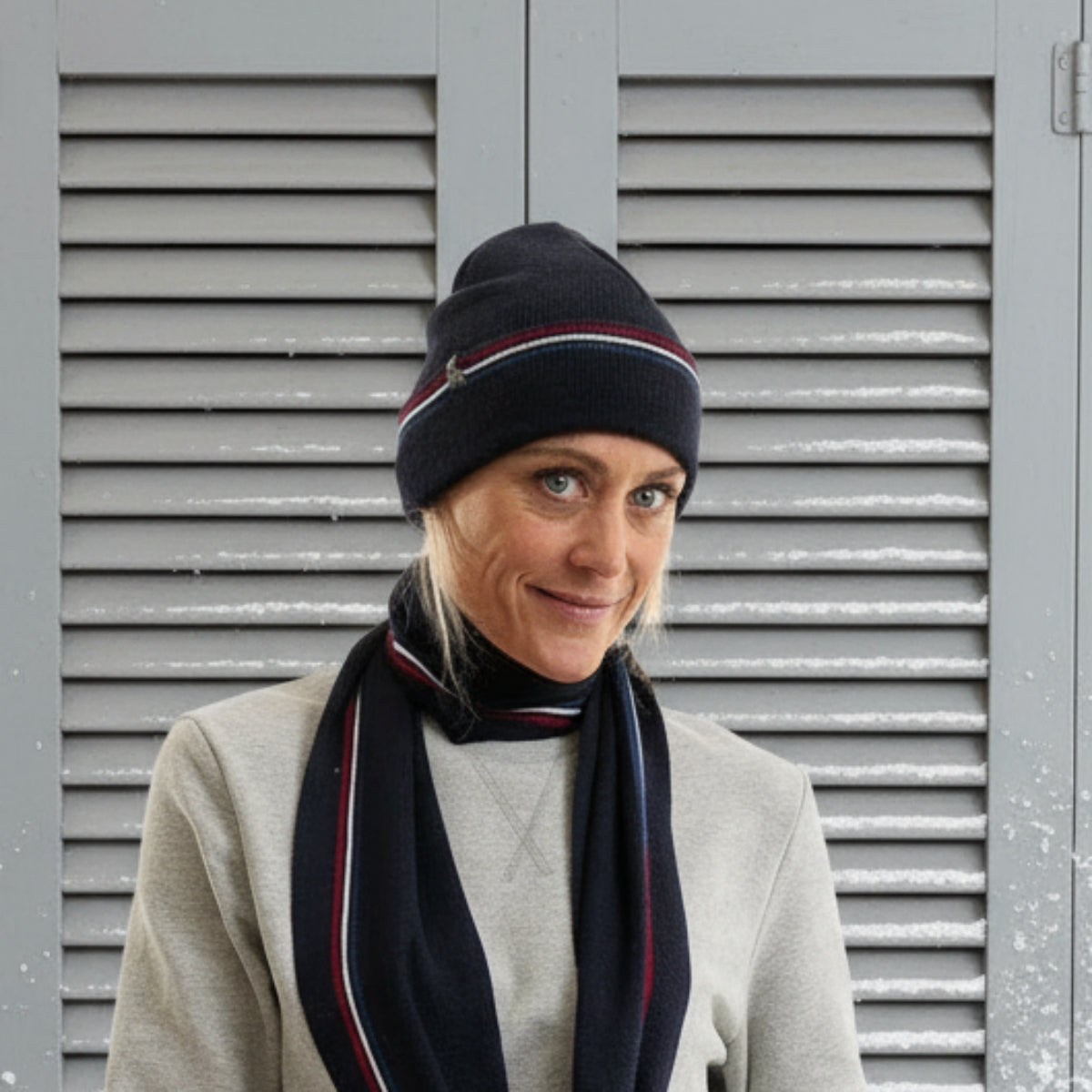 bonnet femme en laine bleu marine et gris