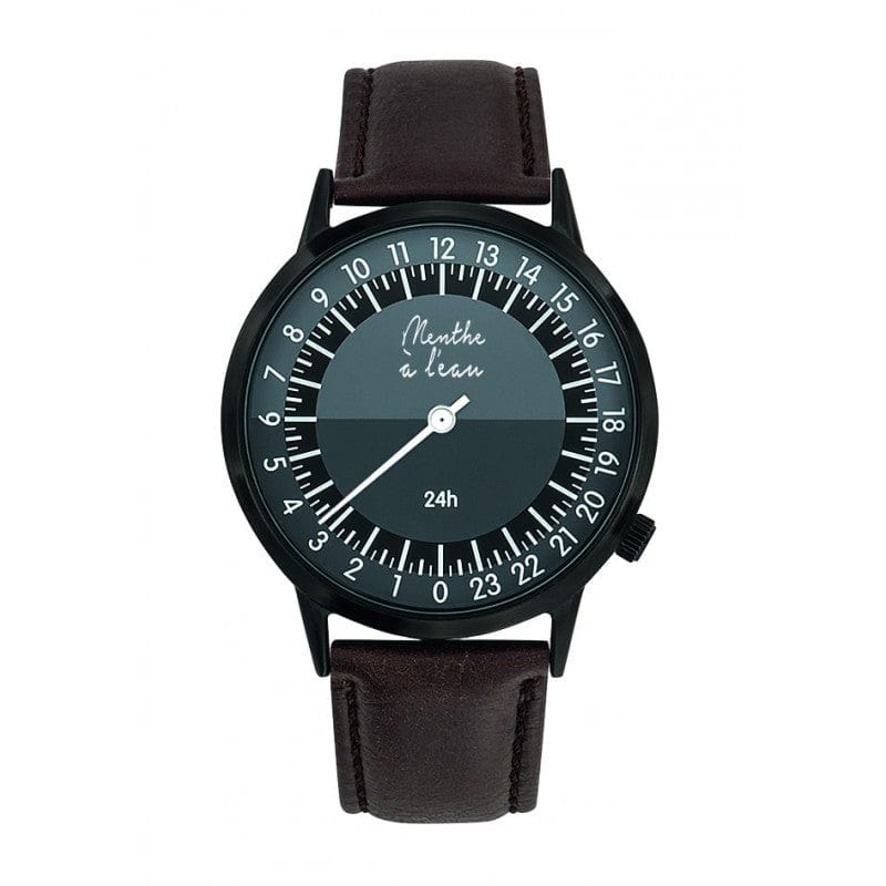Montre bracelet cuir homme en marron fond noir