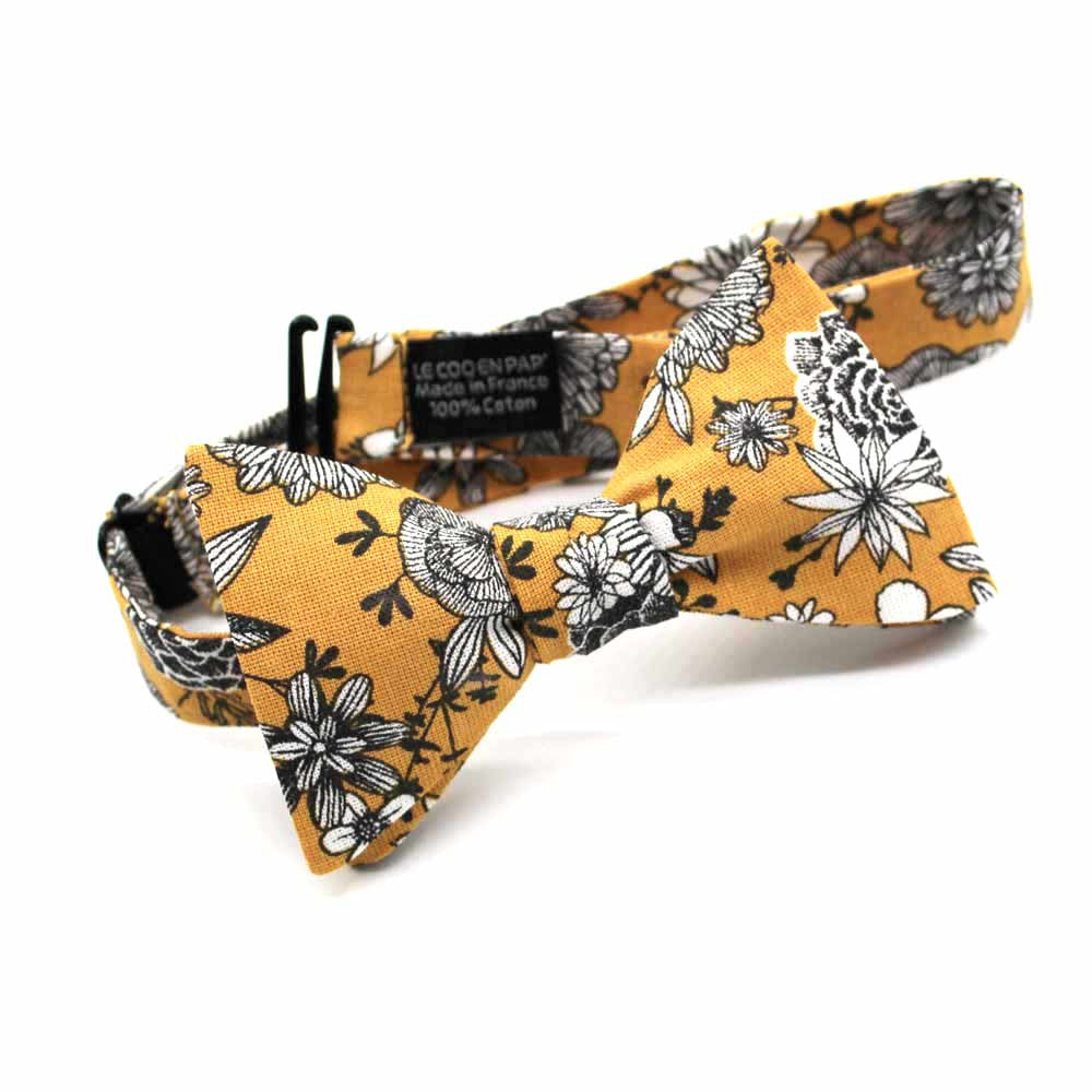 Noeud papillon jaune ambre