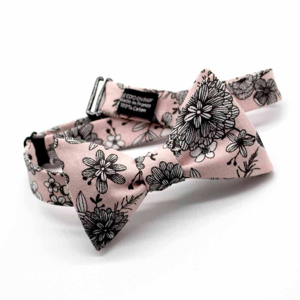 Noeud papillon rose fleuri