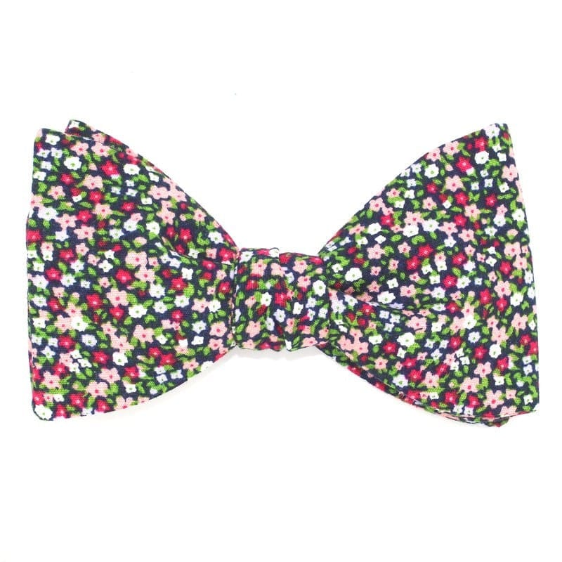 Noeud papillon fleuri rose fuchsia