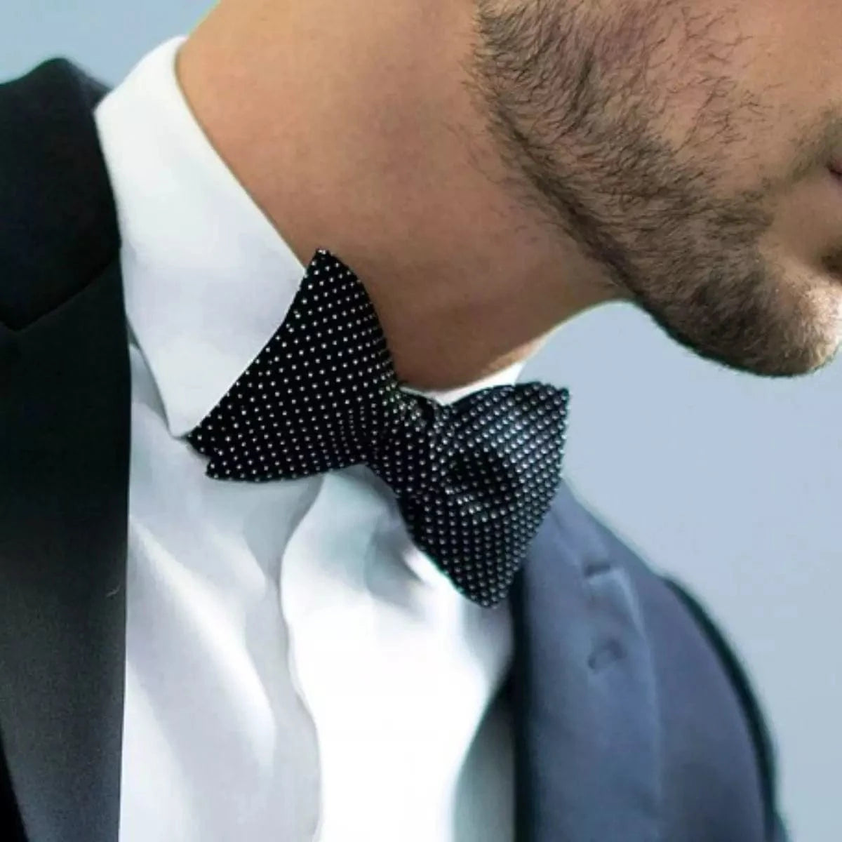Noeud papillon noir à point blanc