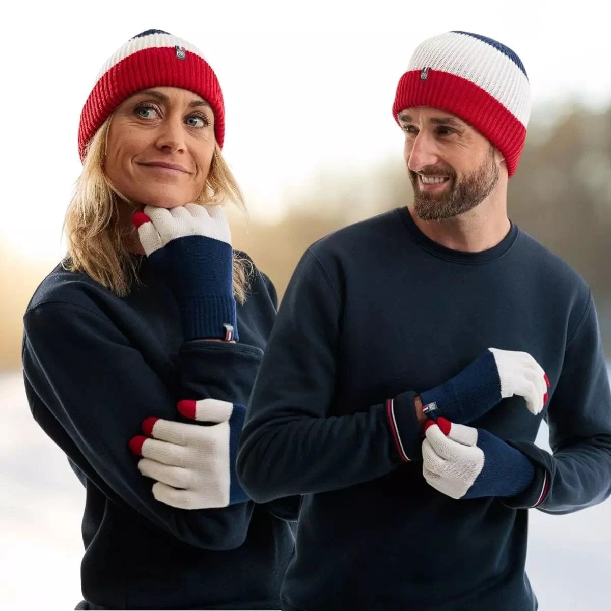 Gants et bonnets bleu blanc rouge