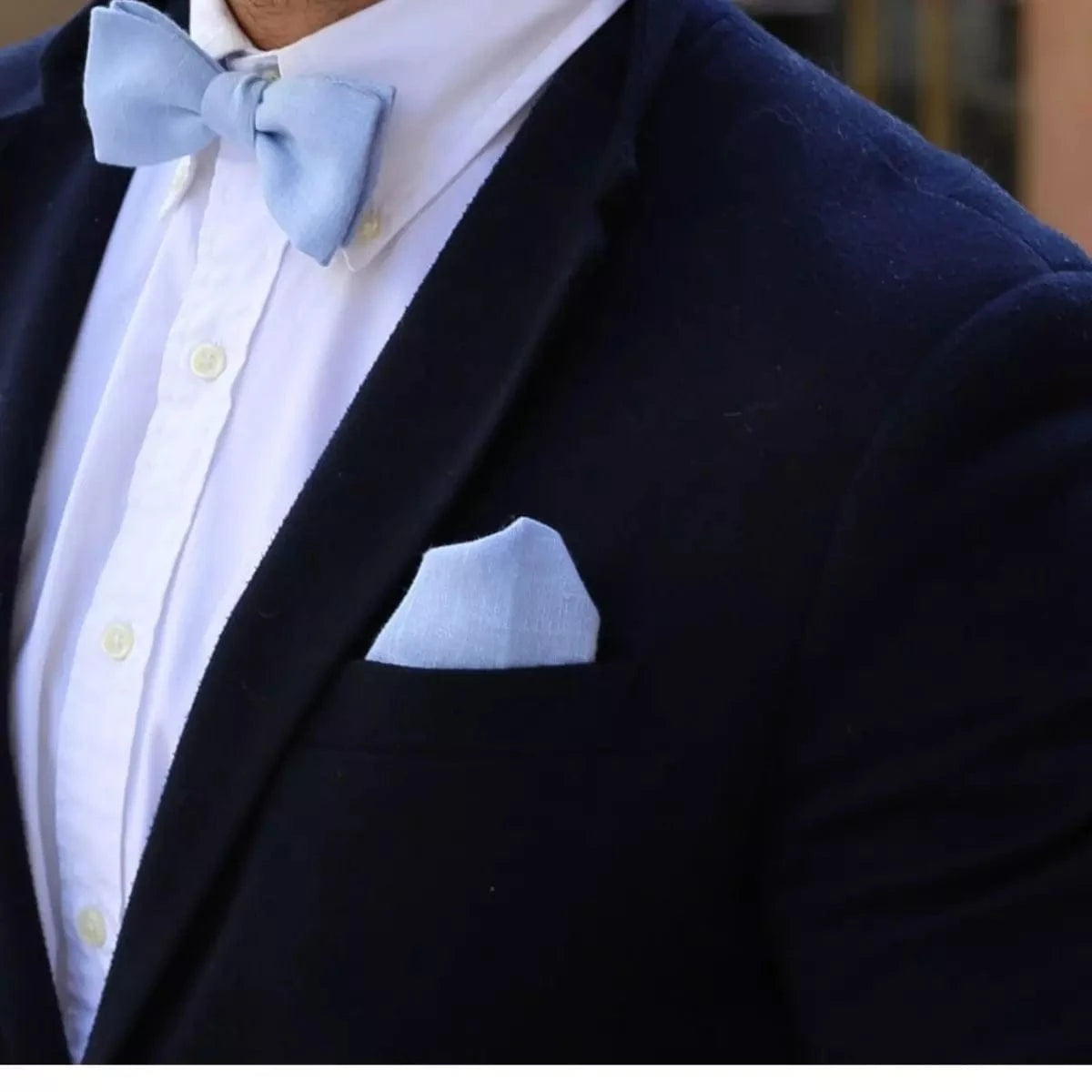 Pochette de costume bleu ciel