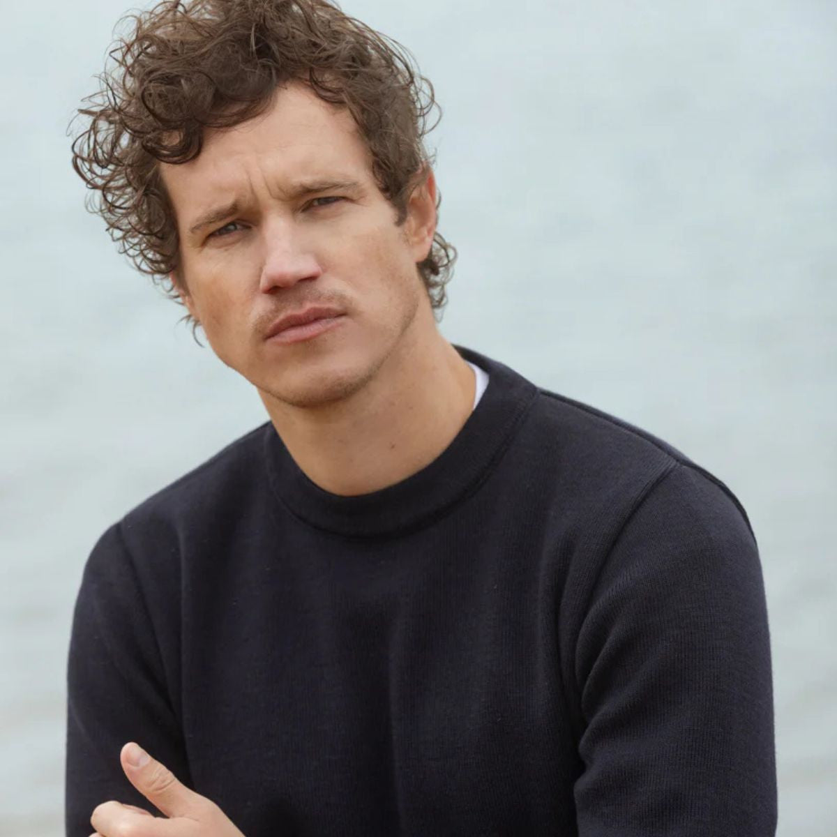 Pull col rond 100 % laine vierge bleu marine