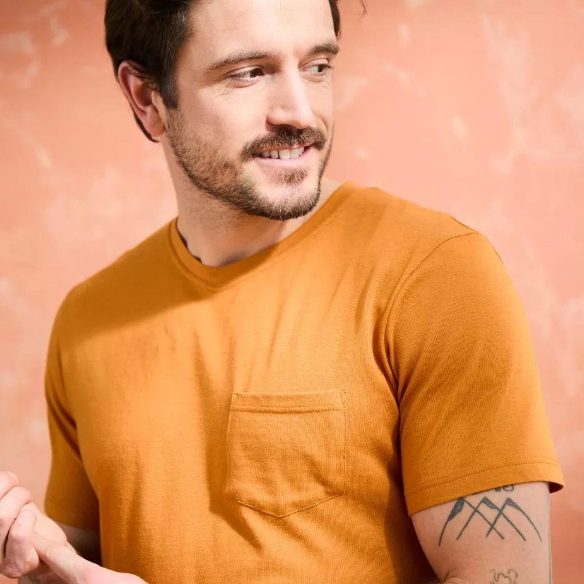 T-shirt Col V à poche Homme Orange