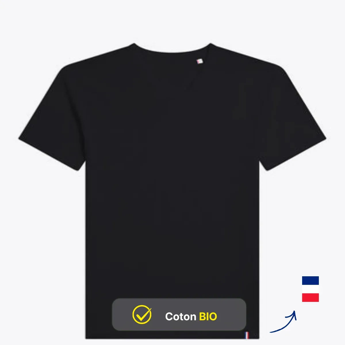 T-shirt noir col V homme à plat avec ruban tricolore en bas à gauche