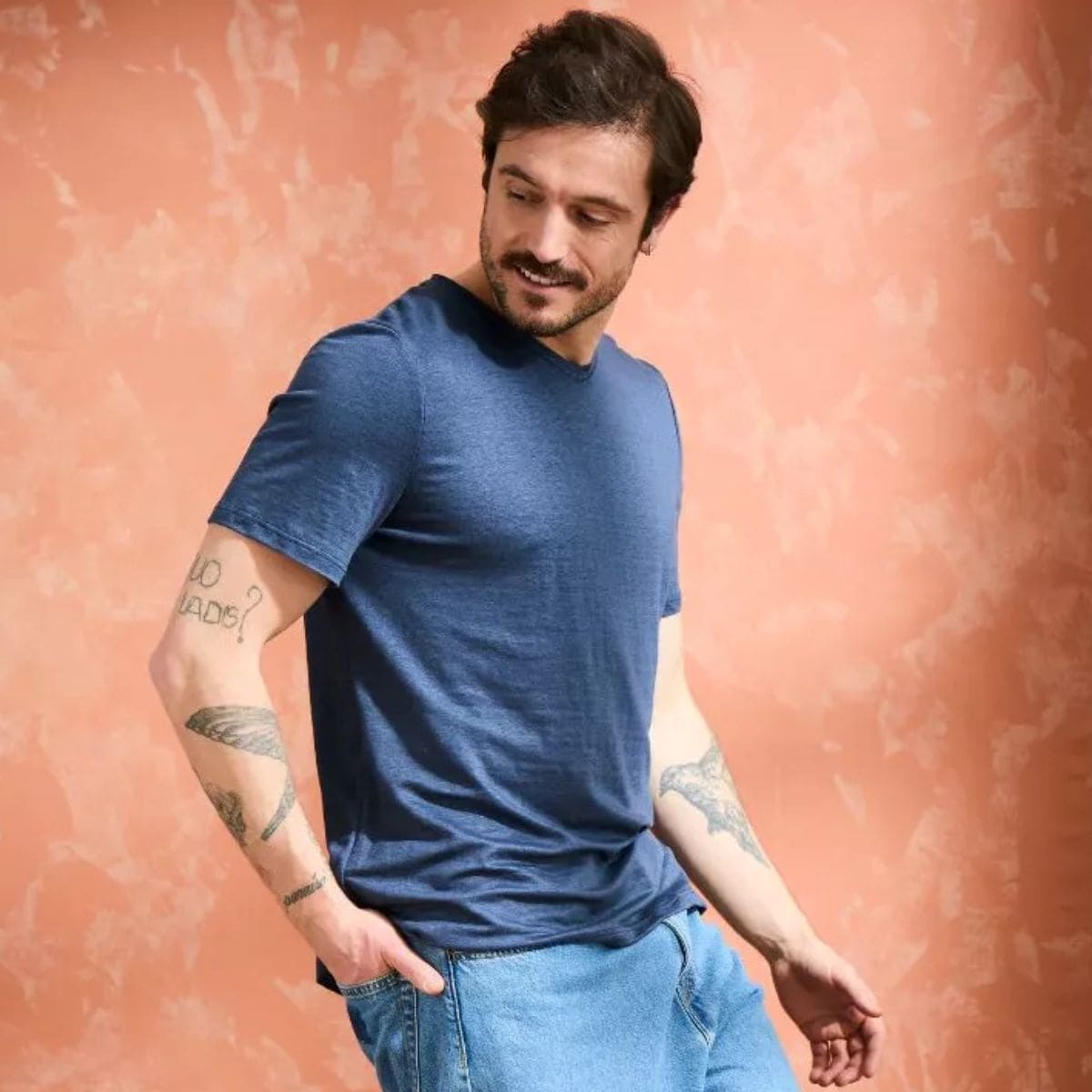 T-shirt en lin homme Col V Marine