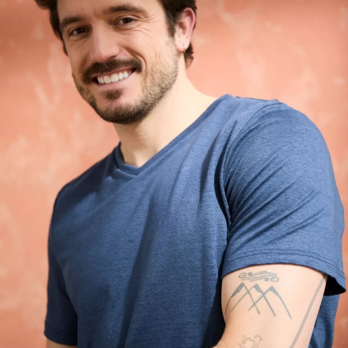 T-shirt en lin homme Col V Marine