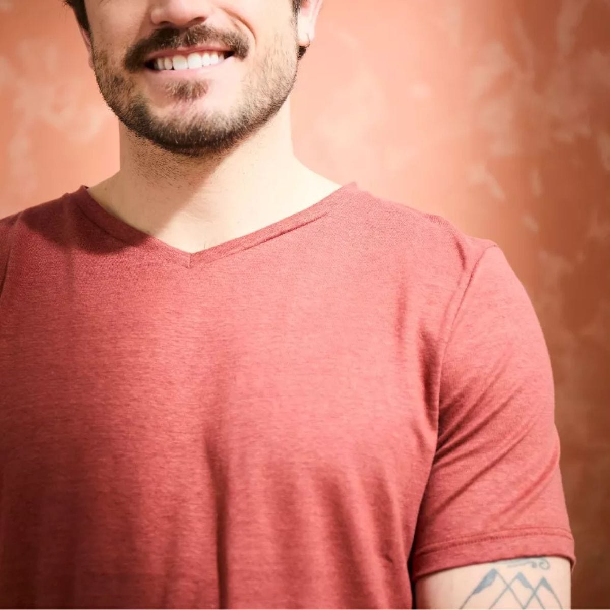 T-shirt en lin homme Col V Terracotta