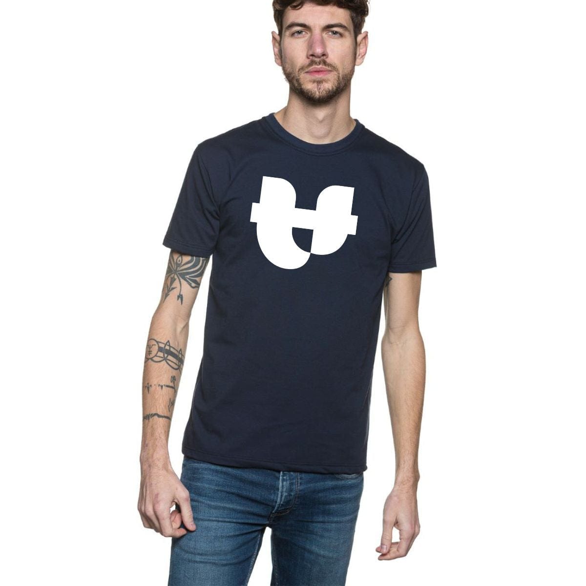 T-shirt bleu homme en coton bio avec des bords côtes et col rond