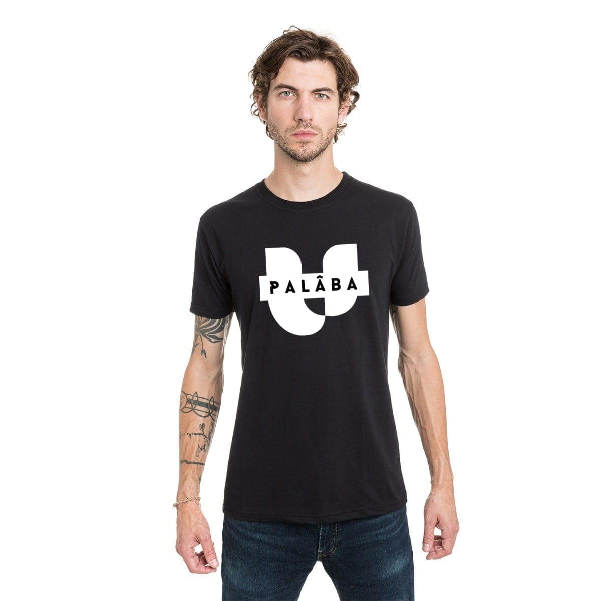 T shirt noir pour homme en coton bio avec un col rond et des bords côtes