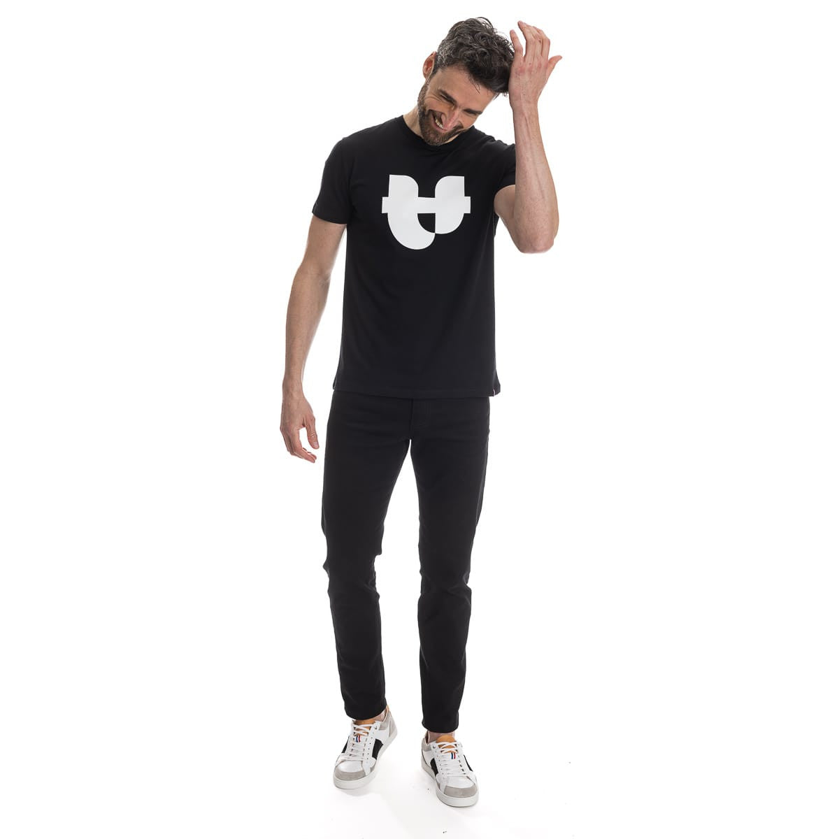 T-shirt noir pour homme en coton bio avec col rond