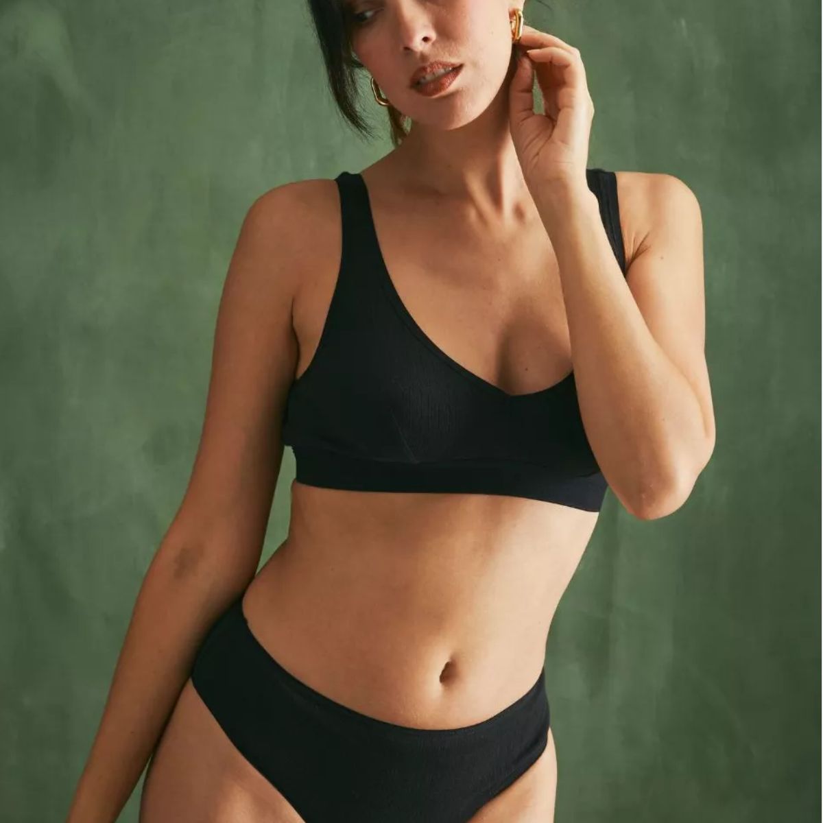 Brassière noire à pinces élastiquée