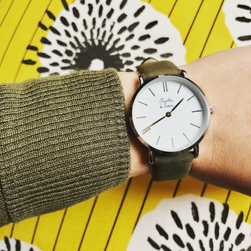 Montre La Véritable cuir kaki fond blanc