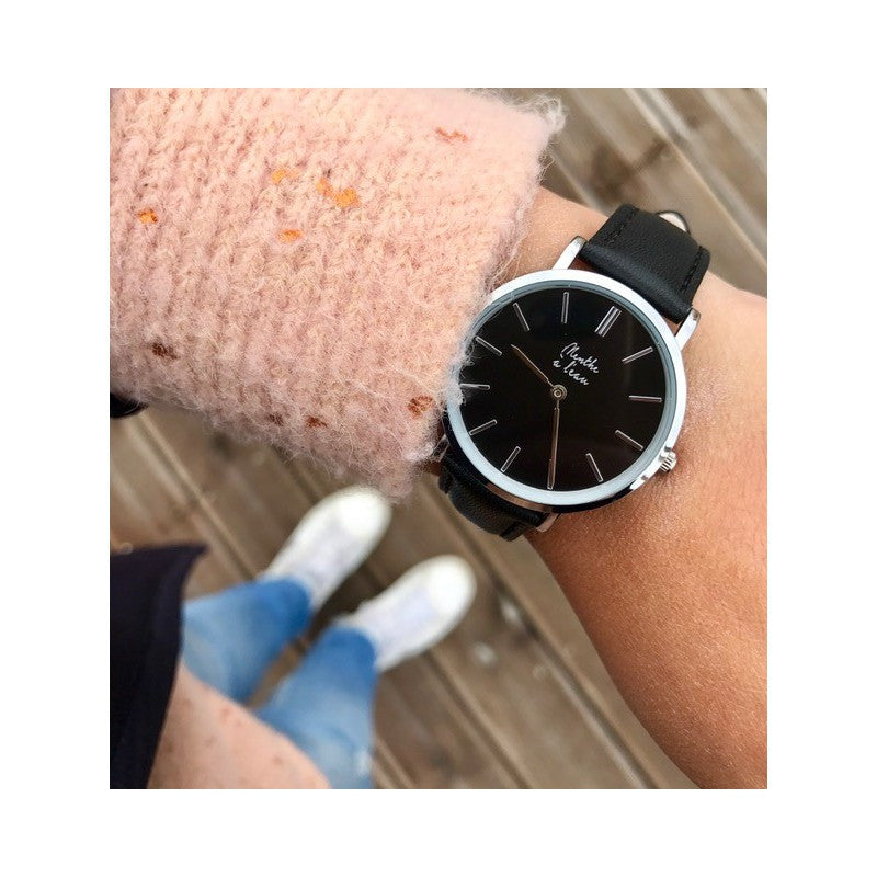 Montre La Véritable cuir noir fond noir
