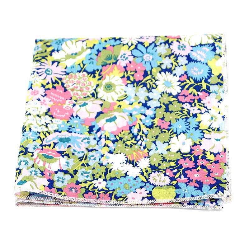 Pochette de costume fleuri liberty