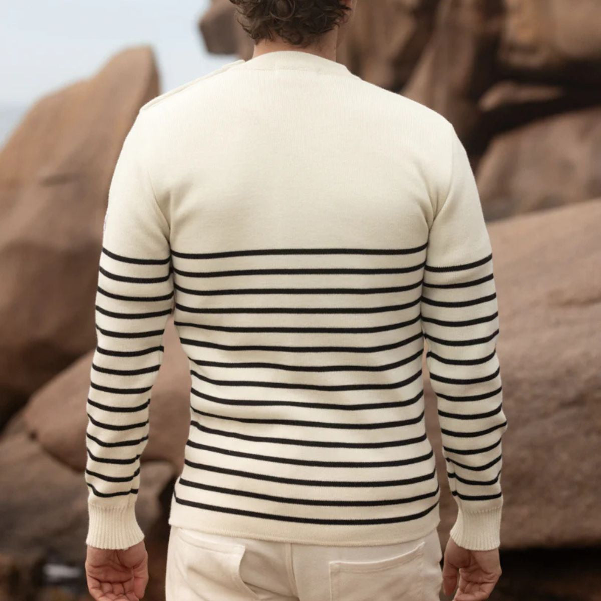 Pull marin raye 50% pure laine ecru et bleu marine
