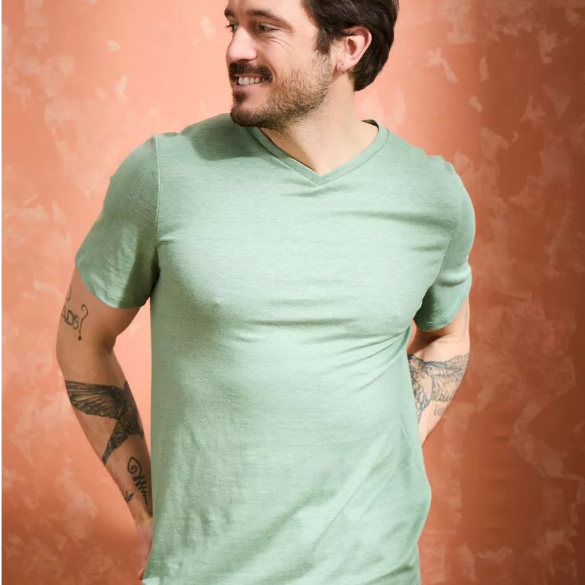 T-shirt en lin homme Col V Vert