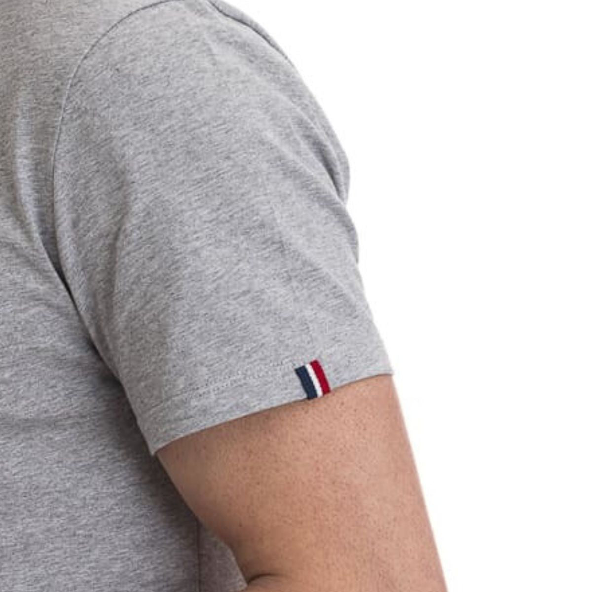 T-shirt gris pour les hommes à col rond en coton