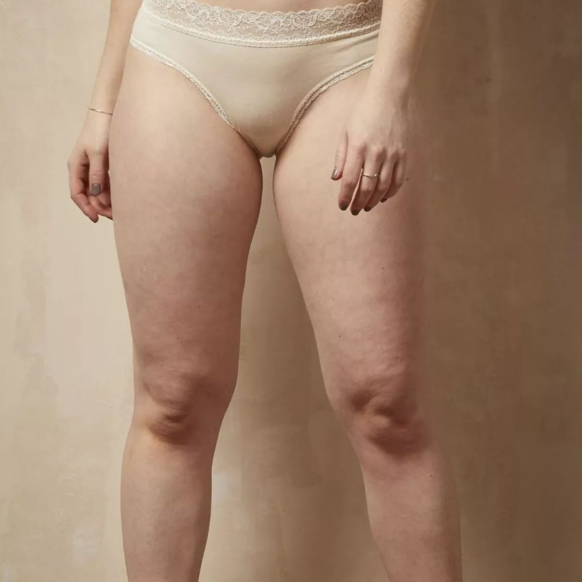 Tanga dentelle écru
